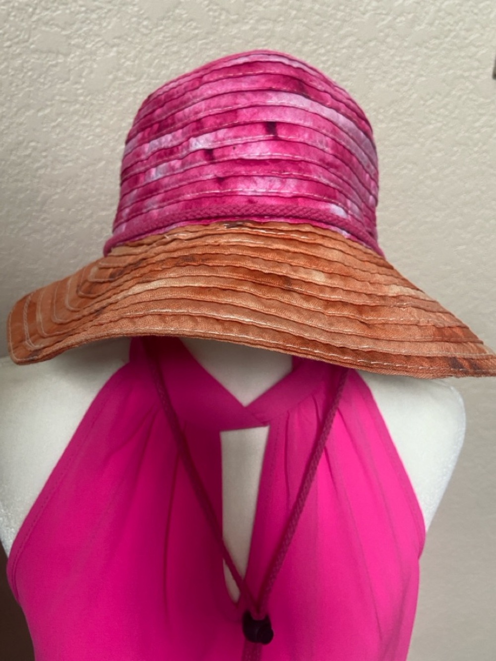 Badgley Mischka Two-Tone Pink and Orange Wide Brim Sun Hat